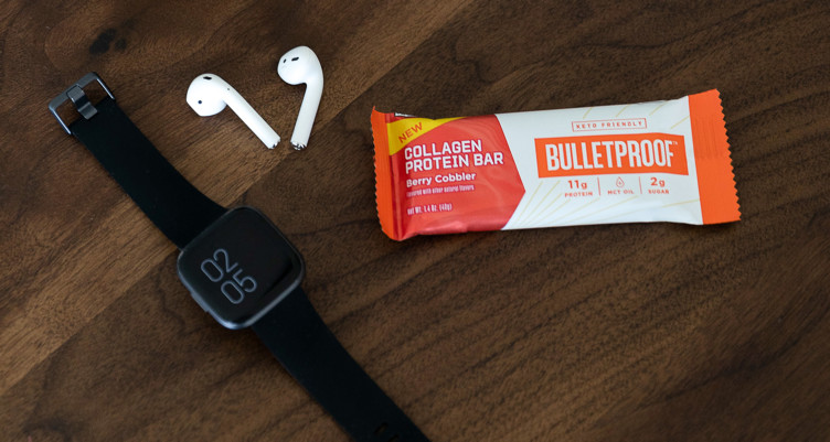 Berry Cobbler Collagen Protein Bar next to watch