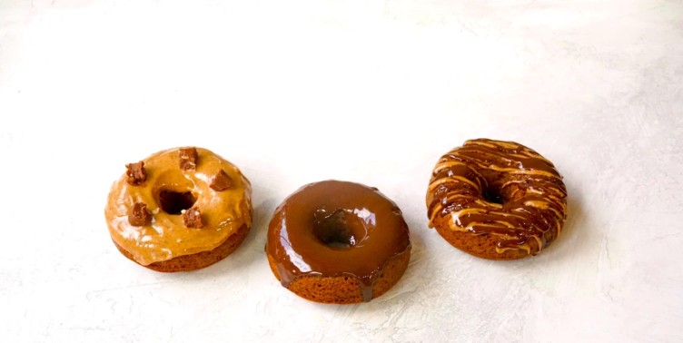 pumpkin spice doughnuts