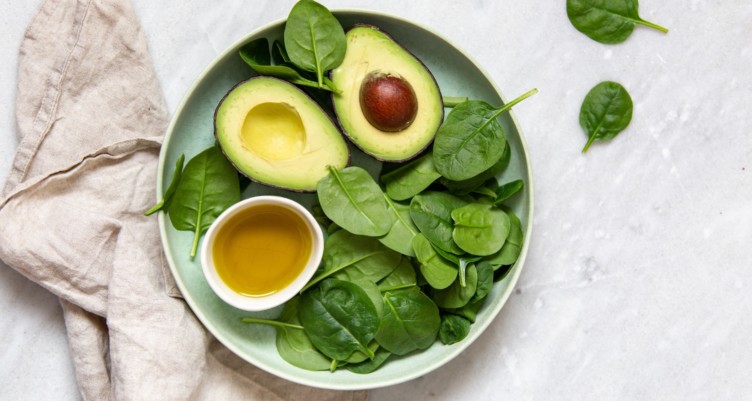 spinach and avocado salad