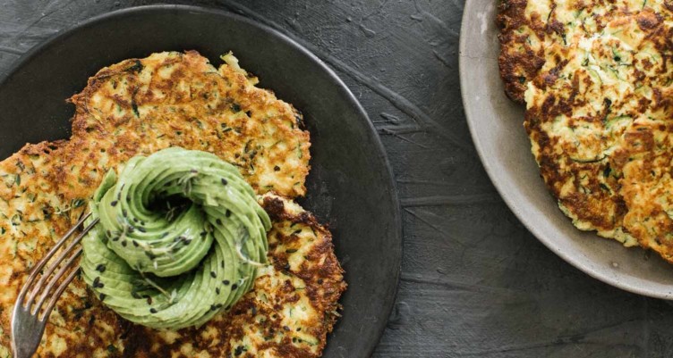 low-carb thyme and zucchini fritters