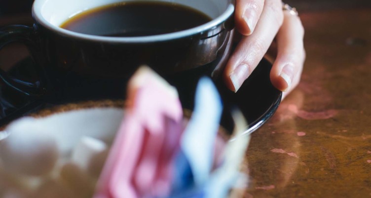 5 Worst Things to Put in Your Coffee_Chemical Sweeteners