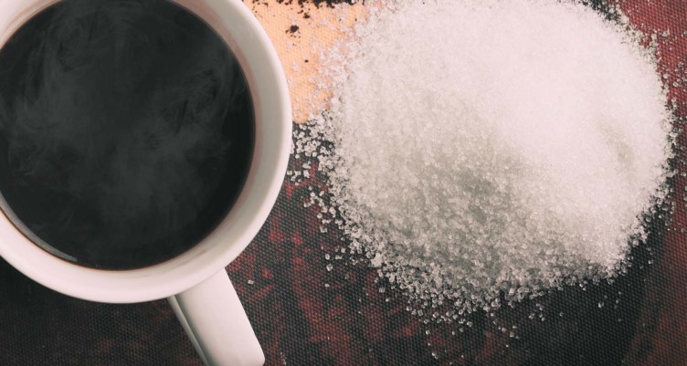 5 Worst Things to Put in Your Coffee_sugar