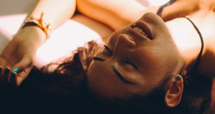 This Yoga Nidra Routine Will Make You Feel Like You Got a Full Night’s Sleep_How do you practice yoga nidra