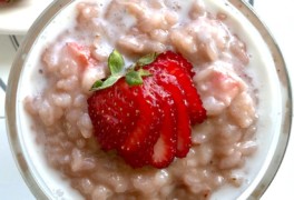 Strawberries and Cream Rice Pudding_view 2