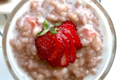Strawberries and Cream Rice Pudding_view 2