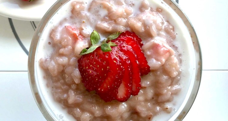 Strawberries and Cream Rice Pudding_view 2
