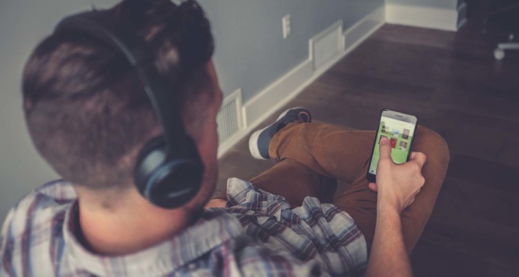 Binaural Beats Are the Playlists That Will Make You Smarter and Help You Sleep Better_How do binaural beats work