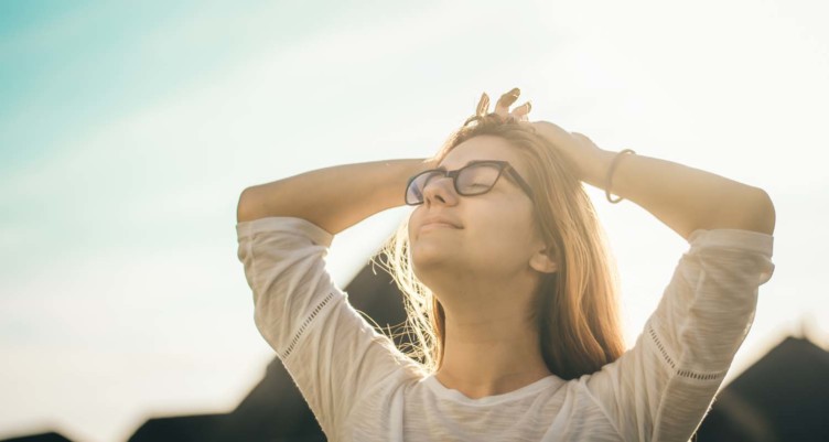 Binaural Beats Are the Playlists That Will Make You Smarter and Help You Sleep Better_Using binaural beats for relaxation