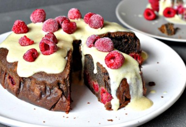 Berry & White Chocolate Keto Cake recipe