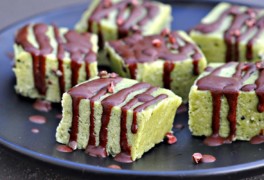 These protein-packed keto cookie bars combine rich chocolate with a zing of peppermint. Silence cravings and freshen breath with every chewy bite.