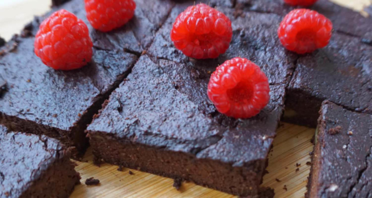 Keto brownies with raspberries