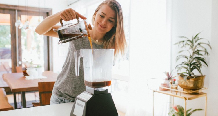 Making buttered coffee in a blender, Bulletproof style