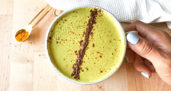 adaptogenic turmeric latte