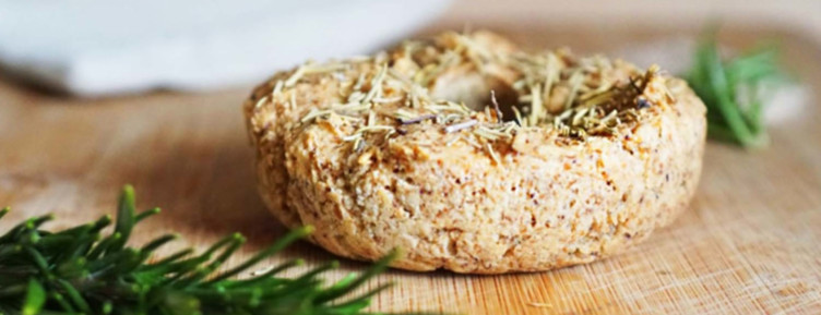 Keto Breakfast Ideas That Aren't Boring 4 rosemary keto bagel