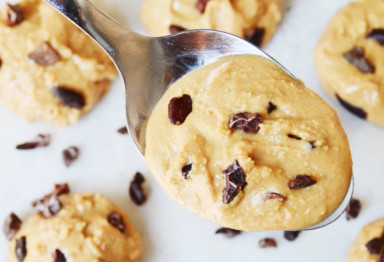 No baking required: This keto edible cookie dough is packed with sweet vanilla flavor and skin-smoothing collagen. (All with no sugar or grains!)