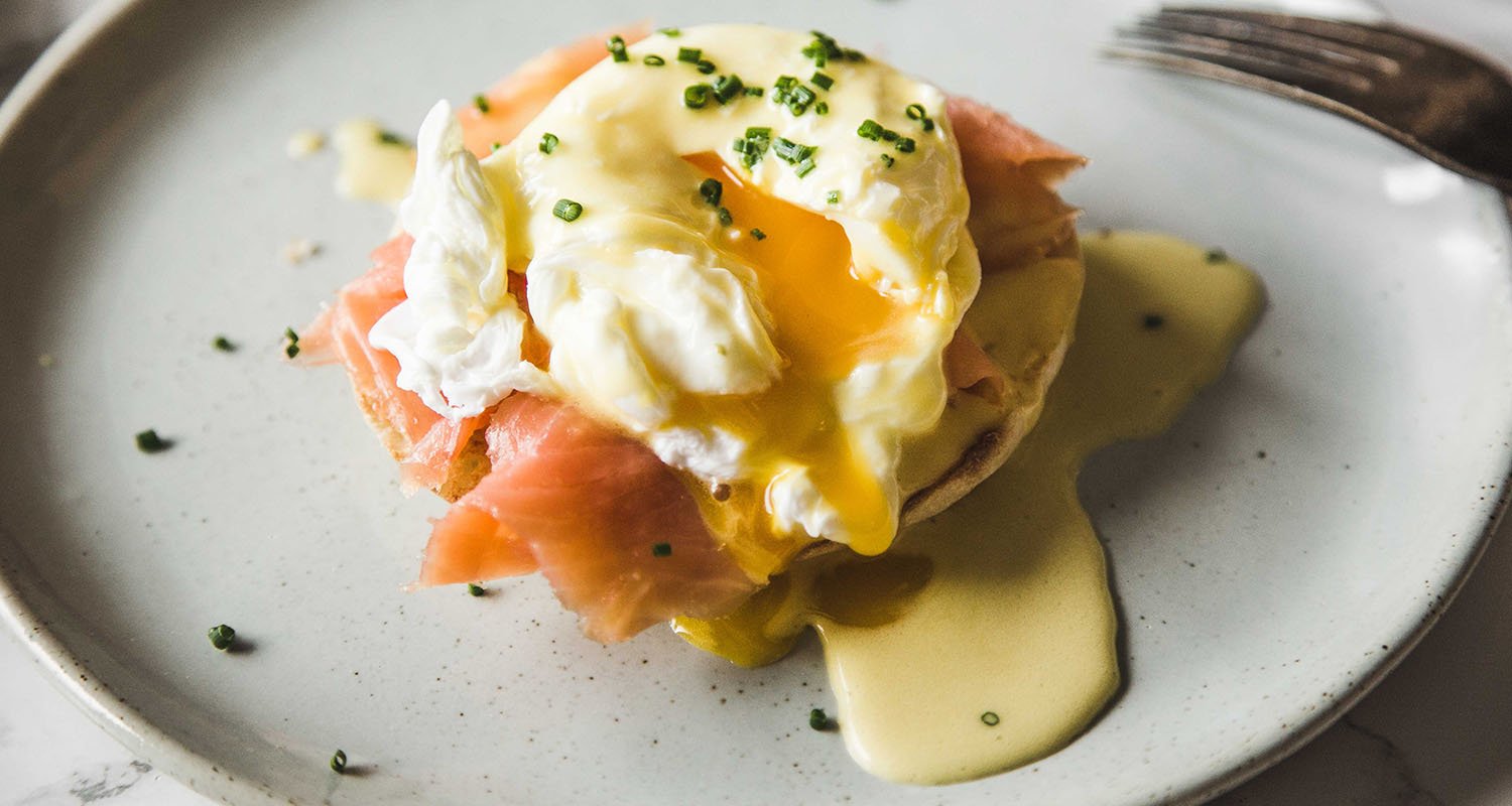 Keto Eggs Benedict Recipe High Fat Brunch With 6 Net Carbs