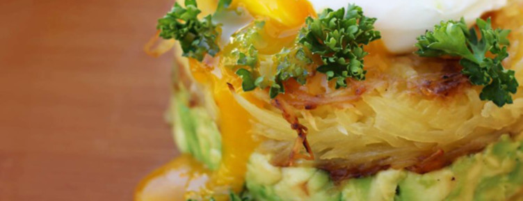 These paleo spaghetti squash recipes cook up everything from pasta to pizza -- all with plenty of healthy fats and no gluten or grains.