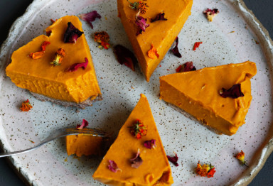 A plate of no-bake pumpkin pie slices