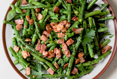 Keto green beans with bacon and herbs