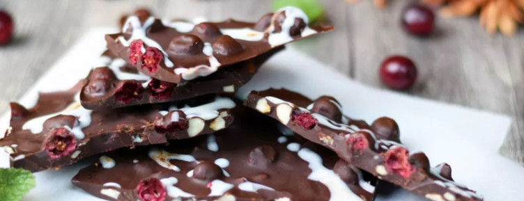 With low sugar and tart flavor, you can use these cranberry recipes for every dish from breakfast to dinner -- all while staying in your macros.