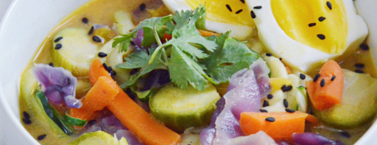 Vegetable ramen with egg