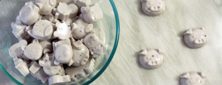 Keep your cravings in check with these scrumptious keto candy recipes: Get all the sweetness you love, with none of the sugar crash.