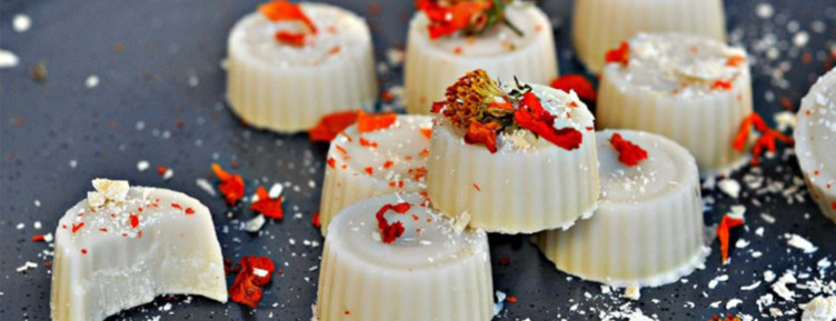 Keep your cravings in check with these scrumptious keto candy recipes: Get all the sweetness you love, with none of the sugar crash.