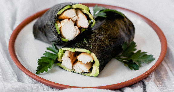 Chicken wraps with nori and avocado