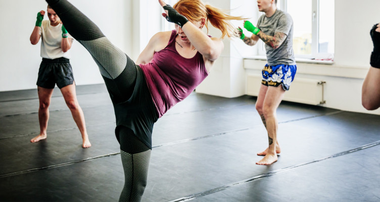 Creatine peptides give this woman strength during her workout