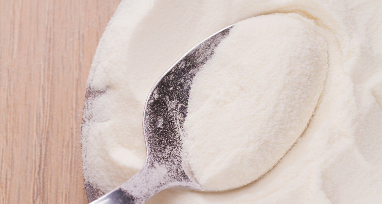 Spoon of hydrolyzed collagen