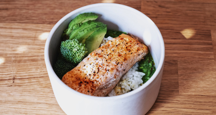 Salmon Protein Bowl With Broccoli and Leeks