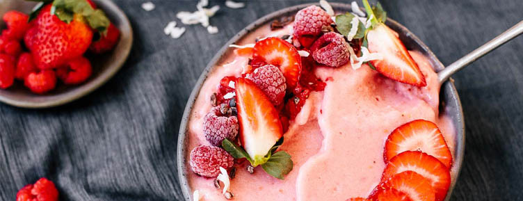 Raspberry smoothie bowl Mother's Day recipe