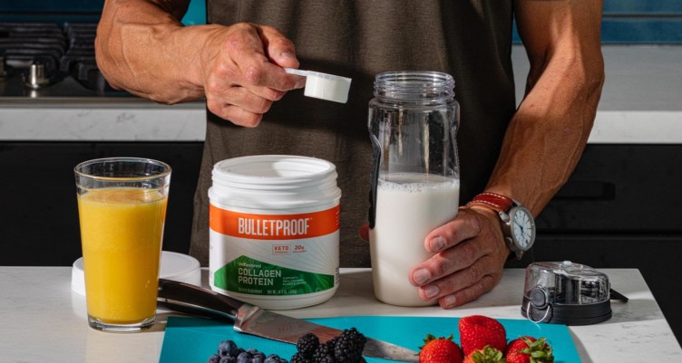 Man making smoothie with Bulletproof Unflavored Collagen Protein.