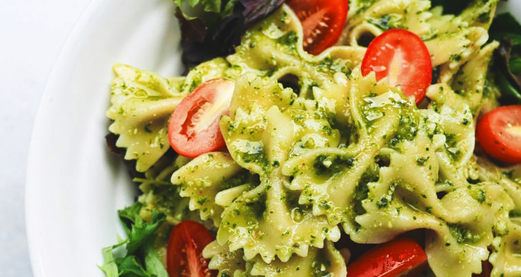 Bowtie pasta with tomato