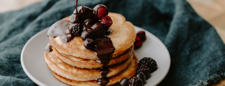 Fluffy Almond Flour and Vanilla Pancakes with Chocolate Drizzle
