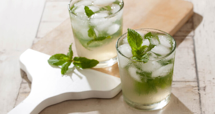 Ginger-Mint Green Tea Cooler