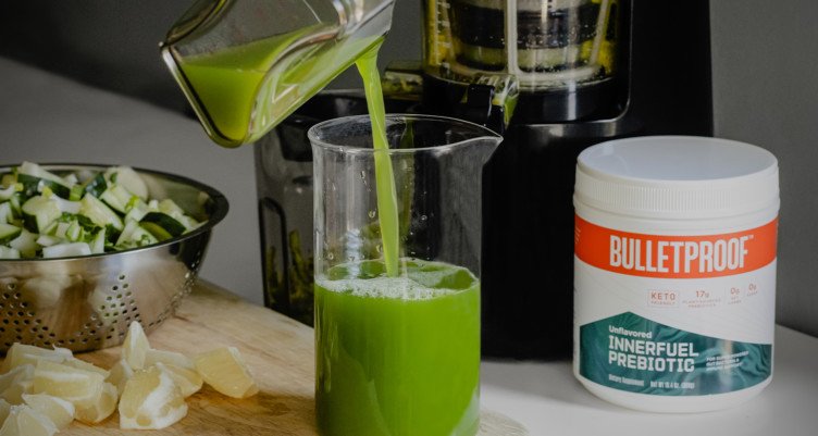 A green smoothie made with Bulletproof InnerFuel Prebiotic