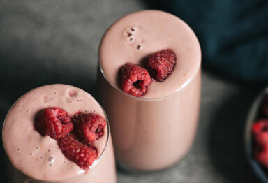 Berry matcha smoothie with Bulletproof Vanilla Energy Collagen Protein