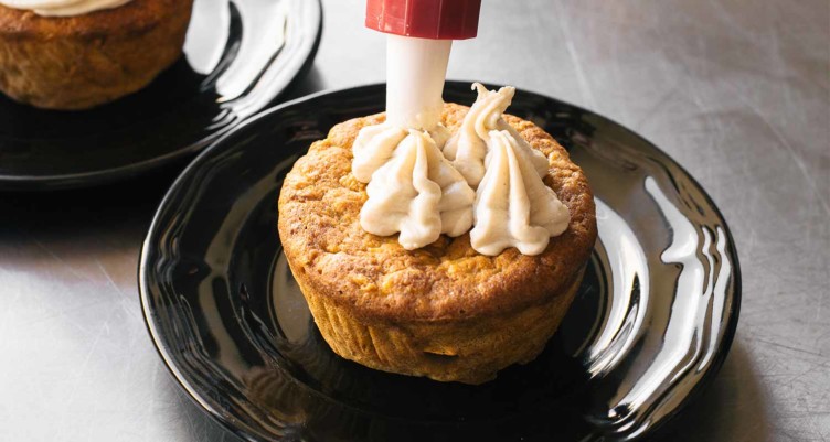 Carrot cake collagen muffins with cashew icing