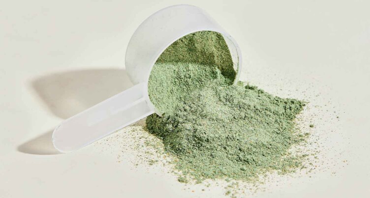 What Are Greens? 6 Things to Look for in a Greens Powder Supplement