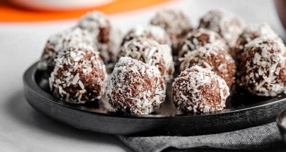 chocolate protein bites